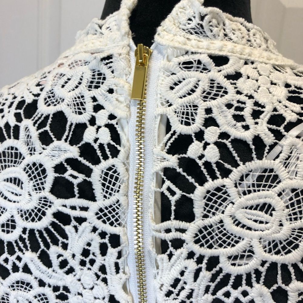 Nanette Lepore cream crocheted sleeveless top size large - Picture 12 of 16